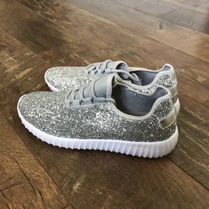 Women’s Sparkly Tennis Shoes